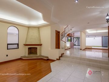 Casa deLujo En  venta en Puerta de Hierro Zona andares