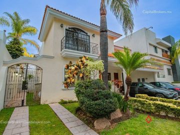 Casa deLujo En  venta en Puerta de Hierro Zona andares