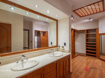 Casa deLujo En  venta en Puerta de Hierro Zona andares
