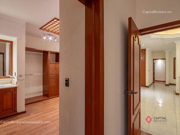 Casa deLujo En  venta en Puerta de Hierro Zona andares