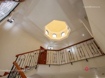 Casa deLujo En  venta en Puerta de Hierro Zona andares