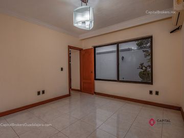 Casa deLujo En  venta en Puerta de Hierro Zona andares