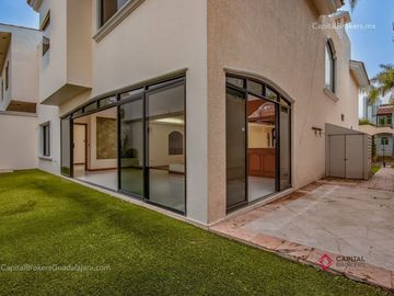 Casa deLujo En  venta en Puerta de Hierro Zona andares