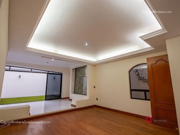Casa deLujo En  venta en Puerta de Hierro Zona andares