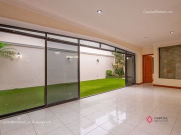 Casa deLujo En  venta en Puerta de Hierro Zona andares