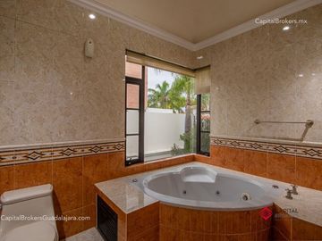 Casa deLujo En  venta en Puerta de Hierro Zona andares