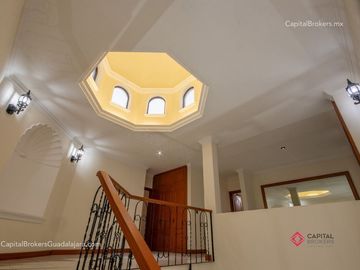 Casa deLujo En  venta en Puerta de Hierro Zona andares