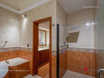 Casa deLujo En  venta en Puerta de Hierro Zona andares