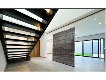 Espectacular Casa en Venta en Esmeraldas Residencial en Monterrey