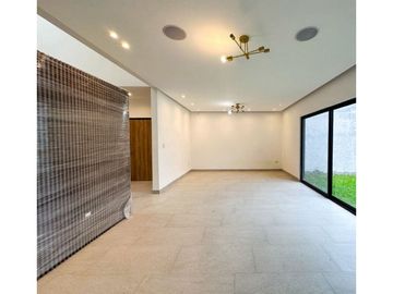 Espectacular Casa en Venta en Esmeraldas Residencial en Monterrey