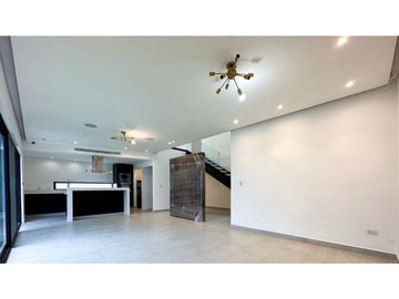 Espectacular Casa en Venta en Esmeraldas Residencial en Monterrey