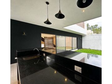 Espectacular Casa en Venta en Esmeraldas Residencial en Monterrey