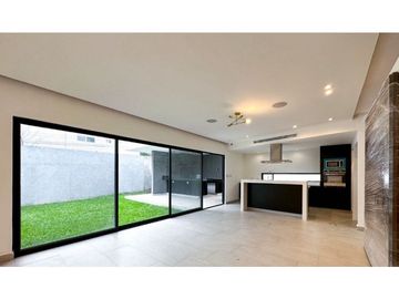 Espectacular Casa en Venta en Esmeraldas Residencial en Monterrey