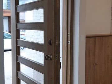 Preciosa Residencia LUXURY en La Condesa Juriquilla, 3 Recámras, una en P.B..