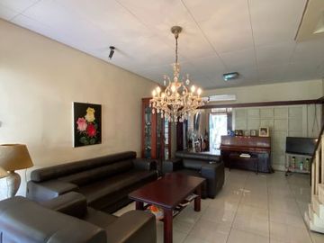 Rumah mewah terawat di kawasan Lebak Bulus Tanah 350 m2 hanya 5,2 M (Nego)