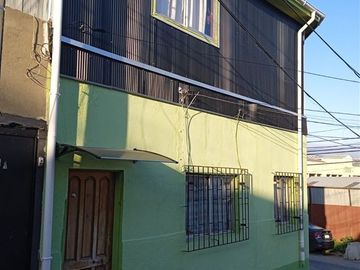 Casa en Venta en 2 Casas, ideal para inversión, Cerro Barón