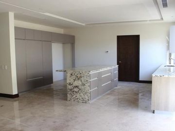 Casa en venta en lomas del valle, san pedro garza garcia,