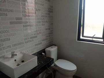 Rumah baru 2 Lantai pondok gede bekasi