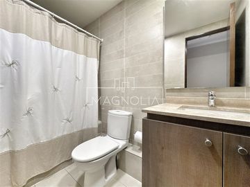 Departamento en venta 3 dorm. + Azotea. Lo Barnechea