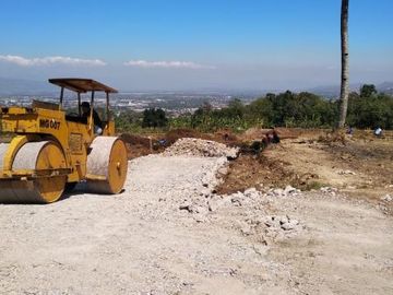 MEMANGNYA RUMAH VIEW KOTA ITU CUMA YANG HARGA MILIARAN ?