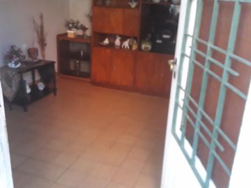 Casa de 3 ambientes en excelente zona