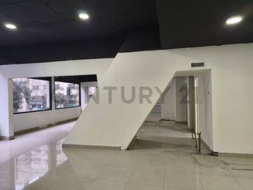 ARRIENDO Gran Local en Centro Cívico Santiago Centro