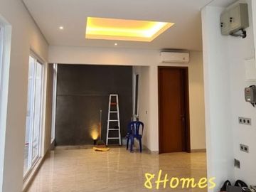 Rumah Gandeng Brand New Puri Mansion