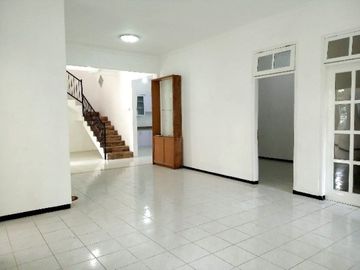 Rumah 2 Lantai Luas 260 di Puncak Dieng kota Malang
