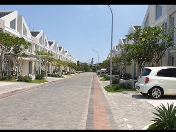 Rumah di grand pakuwon cluster adeleide , surabaya