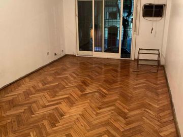 Venta 3 amb con balcón al frente