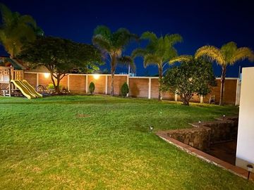 Se Vende Residencia en Villas del Mesón, UNA PLANTA, Terreno 1,000 m2, Única.