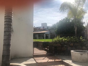 Se Vende Residencia en Villas del Mesón, UNA PLANTA, Terreno 1,000 m2, Única.