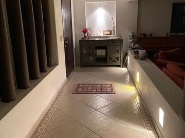 Se Vende Residencia en Villas del Mesón, UNA PLANTA, Terreno 1,000 m2, Única.