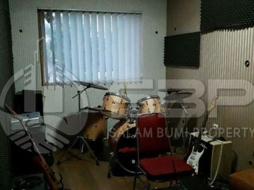 Rumah Dijual Jogja Mewah stimewa Timur UPN Maguwoharjo+Kolam renang Pribadi