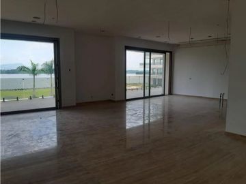 SAMBORONDON VENDO departamento con vista al río