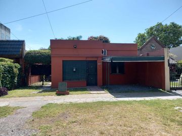 Casa en venta en Villa Luzuriaga