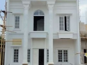 Town house exclusive unit terbatas terdekat dengan toll setu cipayung
