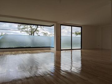 Venta espectacular casa 4 dormitorios, piscina, Urbanización exclusiva de Nayón