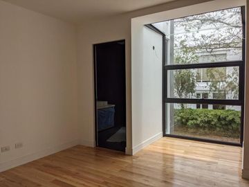 Venta espectacular casa 4 dormitorios, piscina, Urbanización exclusiva de Nayón