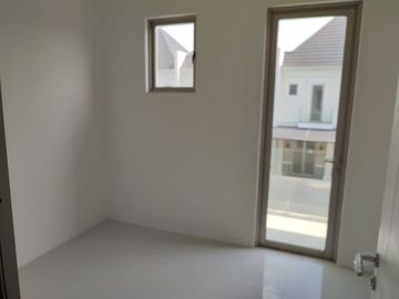Dijual Rumah Siap Huni 2 Lantai Di Greenland Surabaya Barat KT