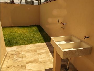 Venta de Casa, 3 recamaras con alberca y Roof Garden en E. Zapata Mor.