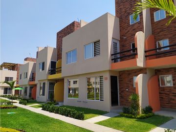 Venta de Casa, 3 recamaras con alberca y Roof Garden en E. Zapata Mor.