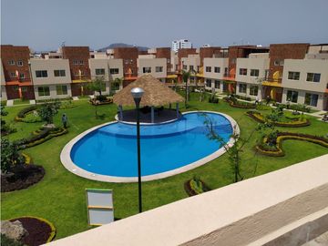 Venta de Casa, 3 recamaras con alberca y Roof Garden en E. Zapata Mor.