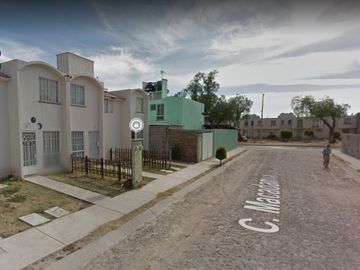 CASA EN VENTA, GEOVILLAS LOS SAUCES, CELAYA GUANAJUATO, REMATE BANCARIO!