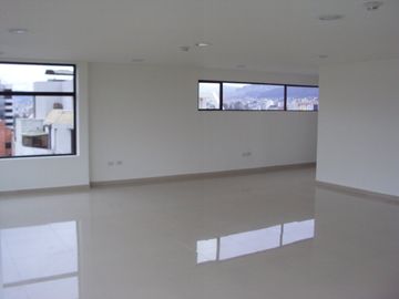 RENTA DE OFICINA 82 M2