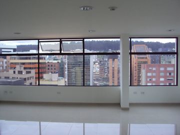 RENTA DE OFICINA 82 M2