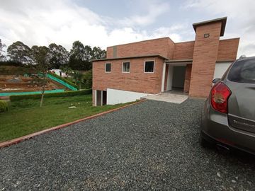 VENTA de CASAS en PEREIRA