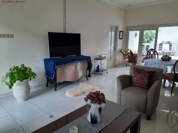 Rumah Jl Komering Pusat kota, Strategis