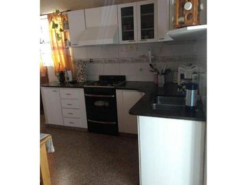 Casa 3 amb. con galpon amplio