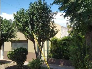 Casa 3 amb. con galpon amplio